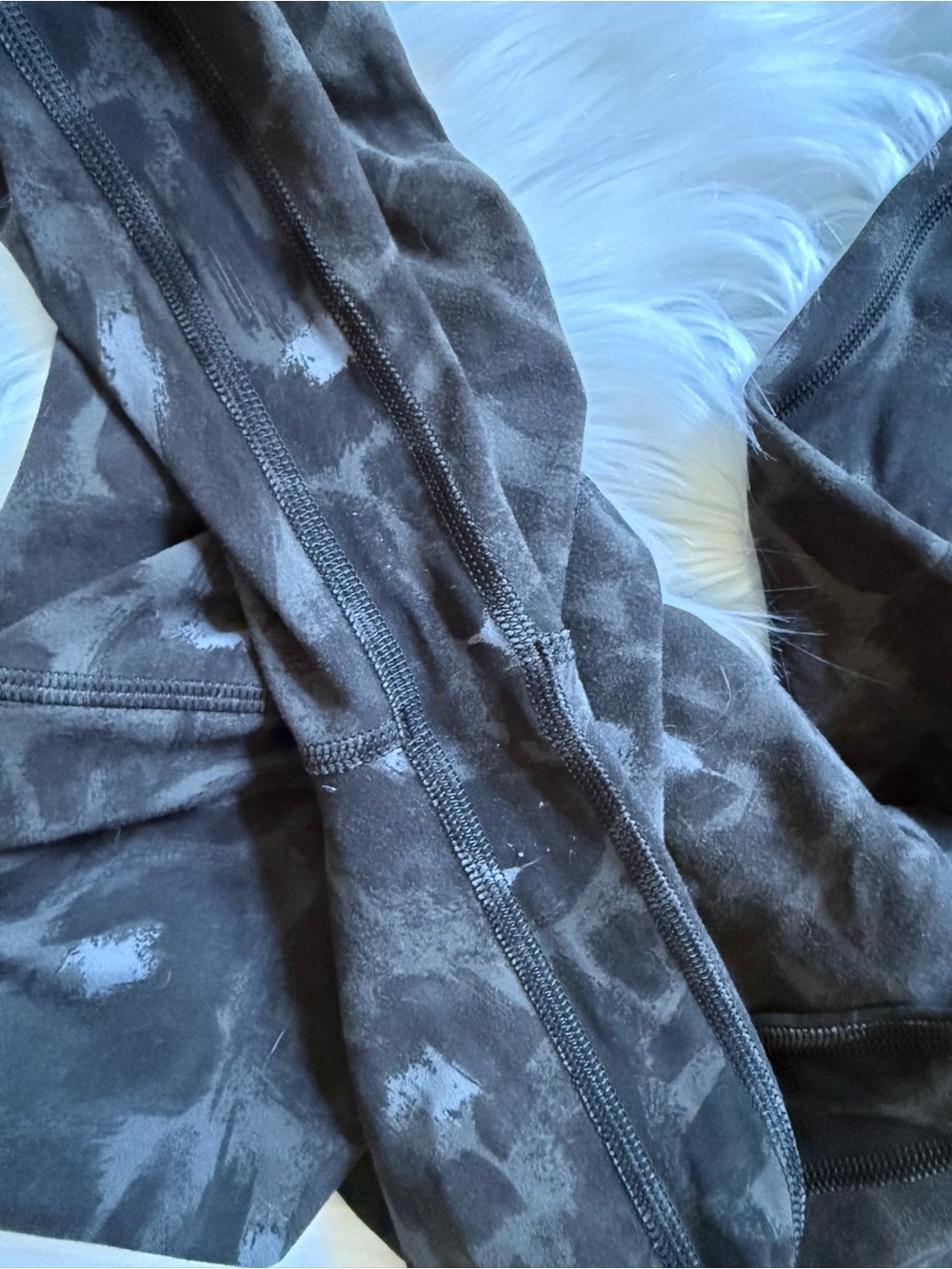 lululemon Align™ High-Rise Pant 28" Spray Leopard Black Multi Size 8 - Picture 5 of 5